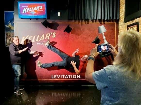 Eric Thompson brings his signature levitation illusion to life as delighted audience members capture the magic on camera, proving that even after decades in show business, he still knows how to make jaws drop!