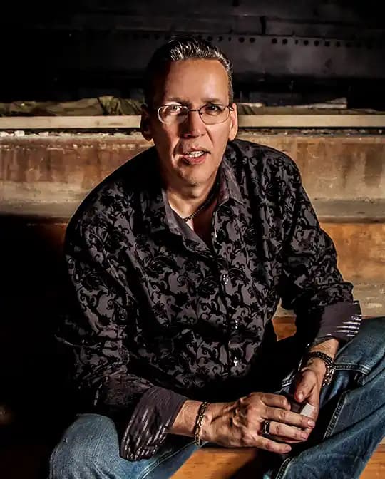 Eric Thompson performing comedy and magic